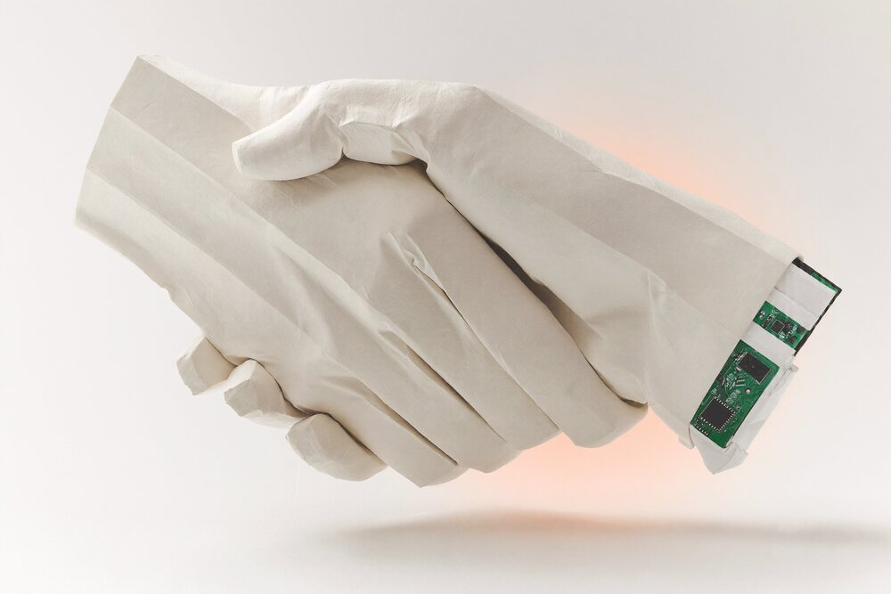 Investors Back Both OpenAI and Anthropic